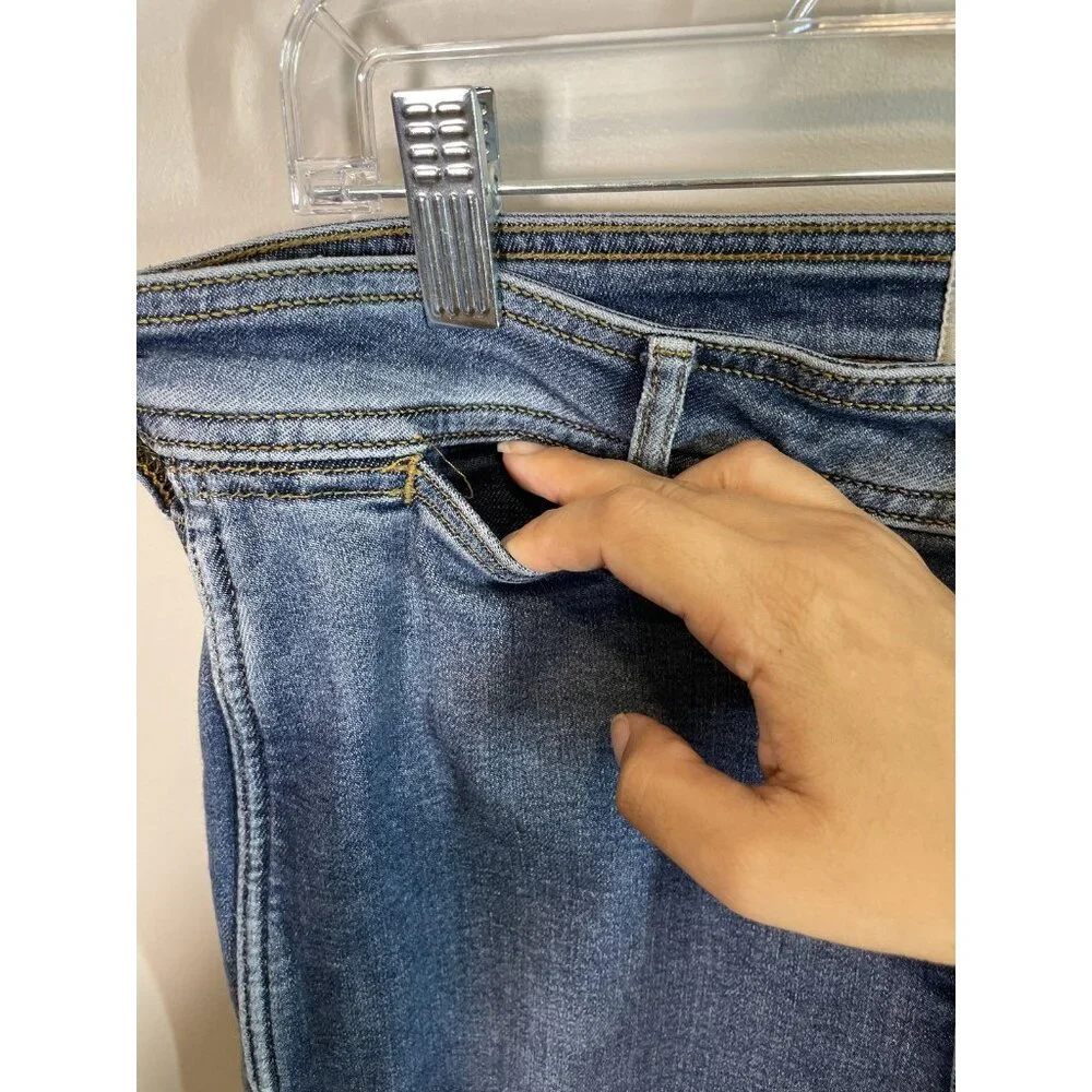 Everlane brand style